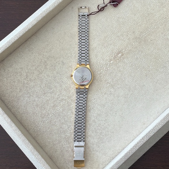 New! Vintage Gruen Quartz Watch w/ Diamond Marker - Picture 13 of 16